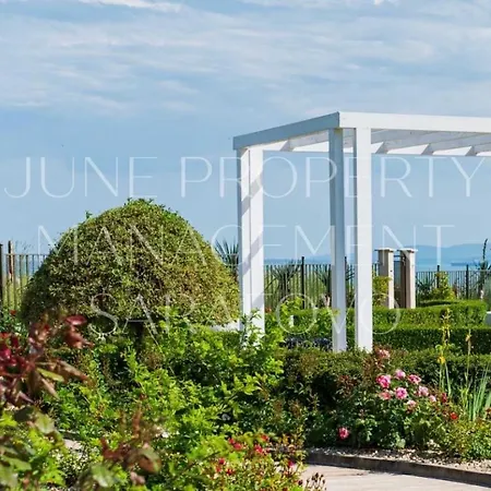June Sea View Apartment * بورغاس