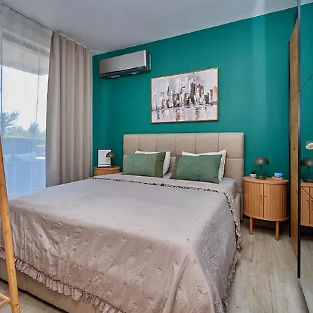 June Sea View Апартамент